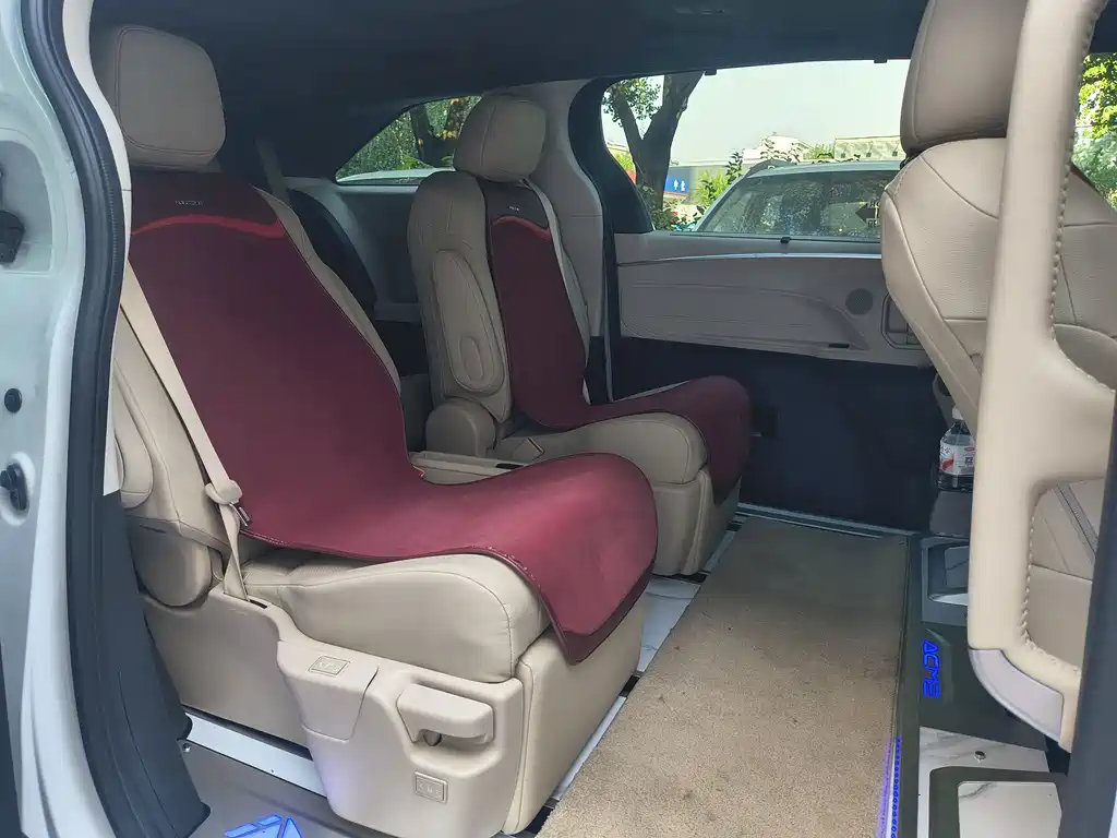 Toyota Granvia — миниатюра 20