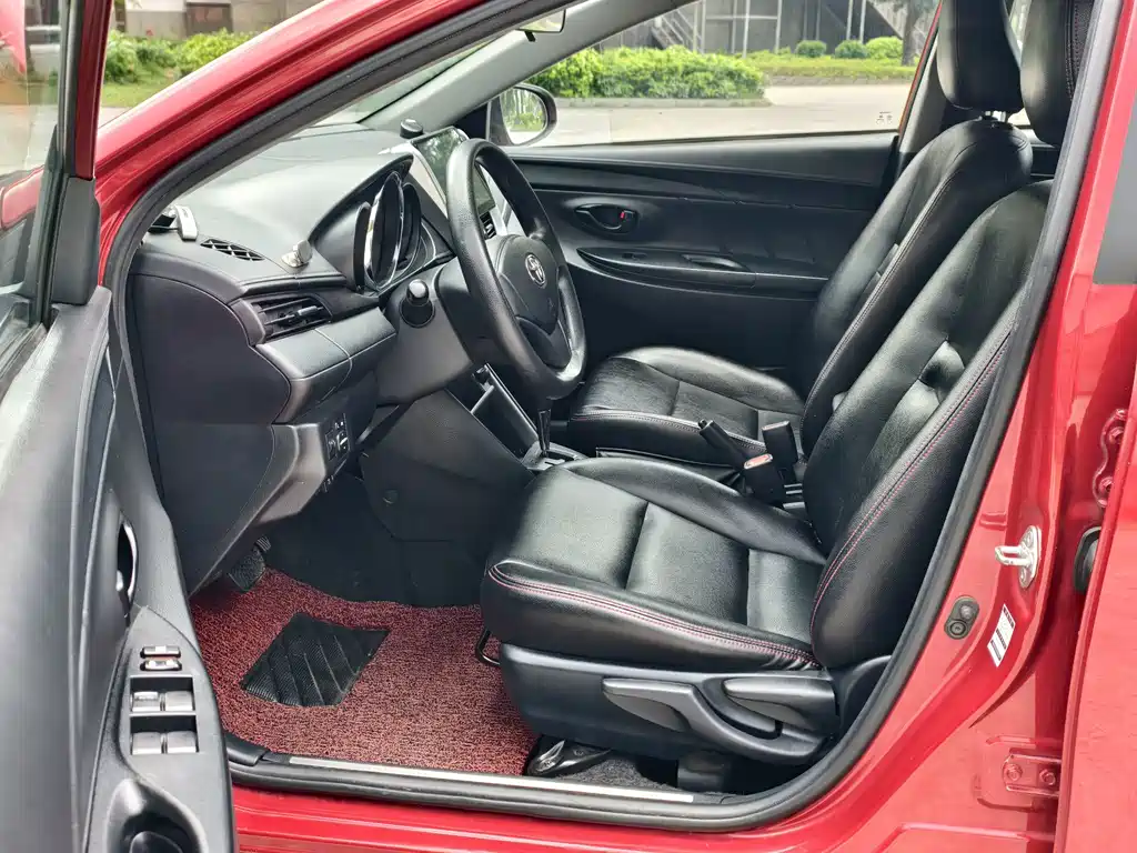 Toyota Yaris L — миниатюра 7