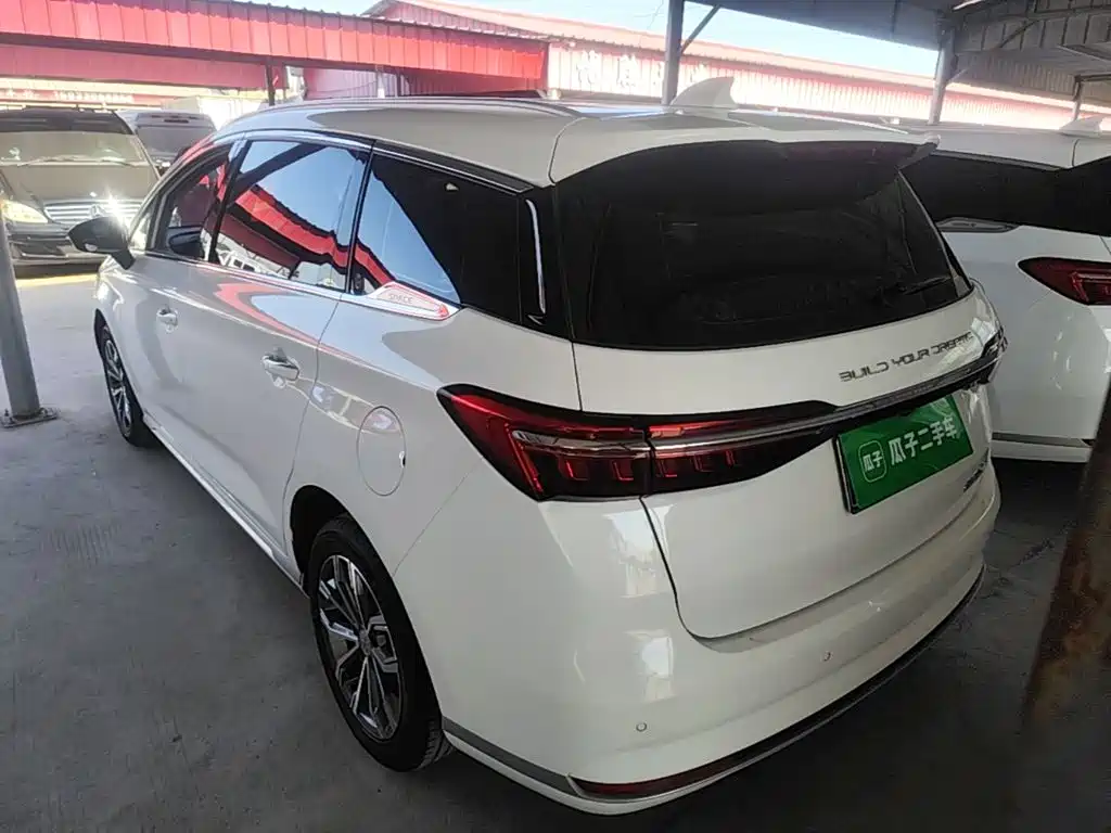 BYD MAX — миниатюра 5