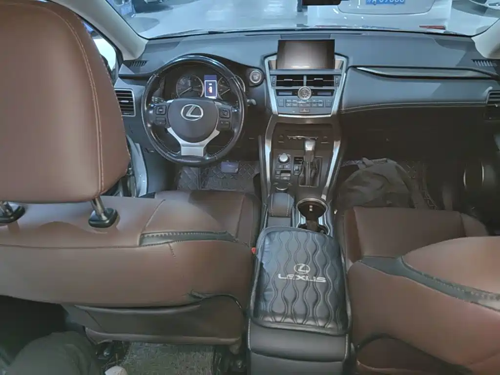 Lexus NX 2015 200