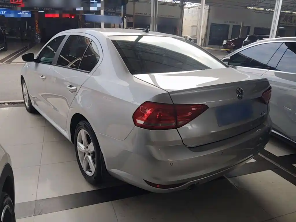 Volkswagen Lavida — миниатюра 5