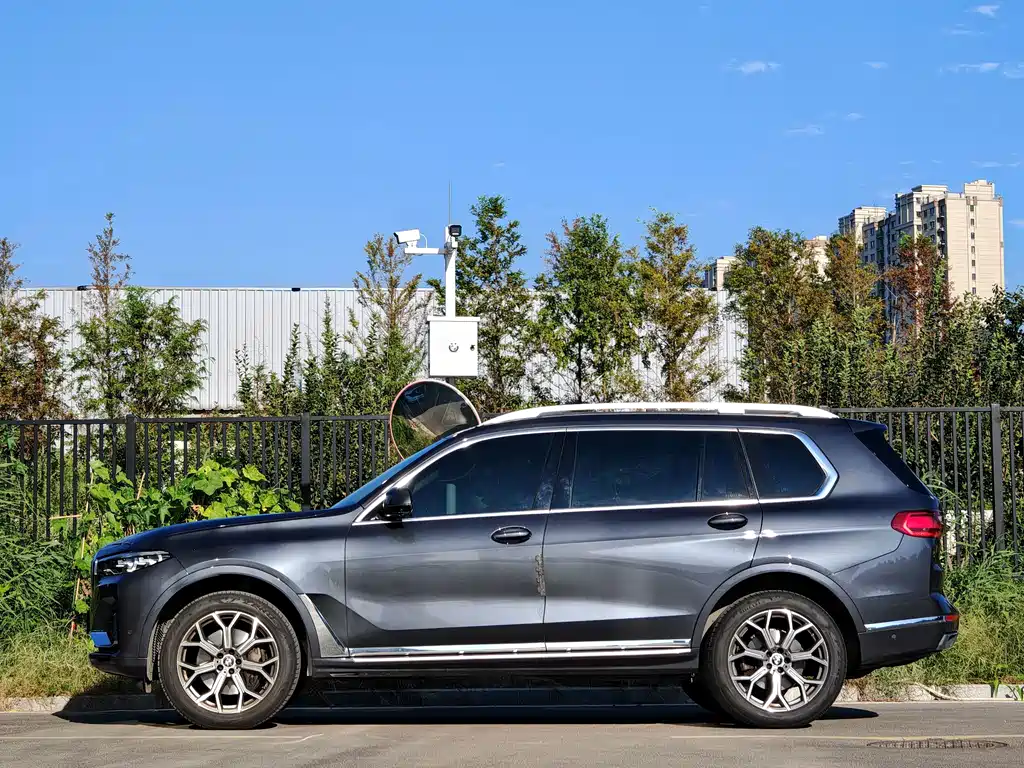 BMW X7 — миниатюра 3