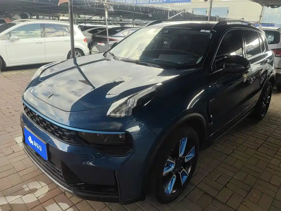 Lynk & Co 01
