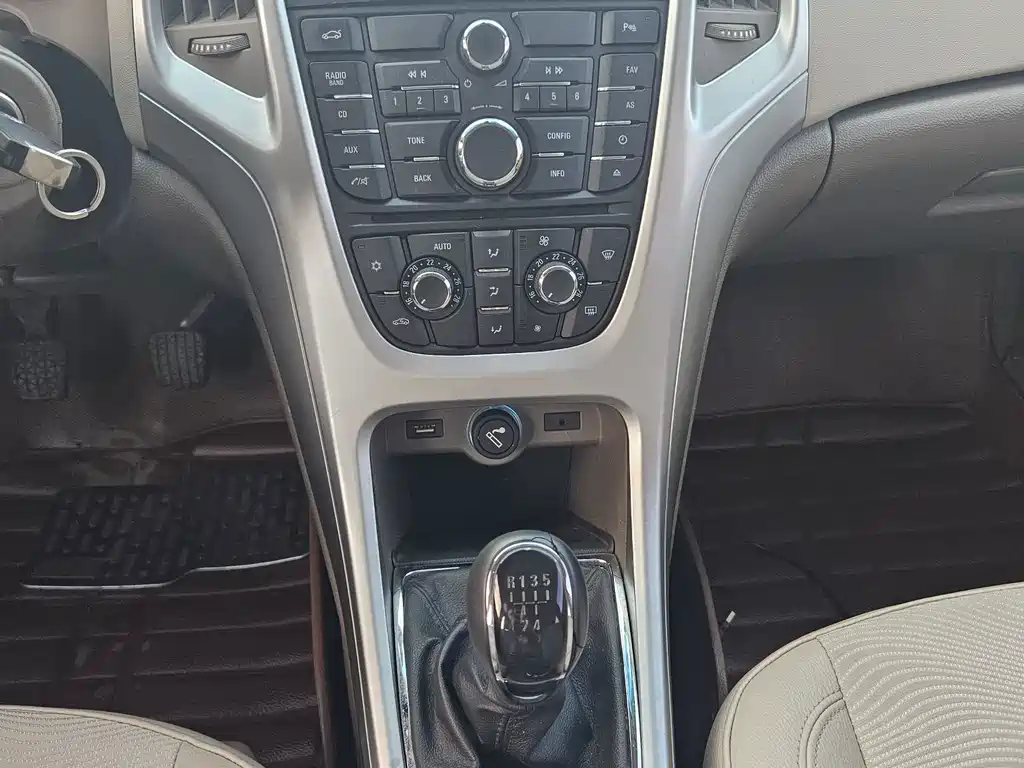 Buick Excelle — миниатюра 9