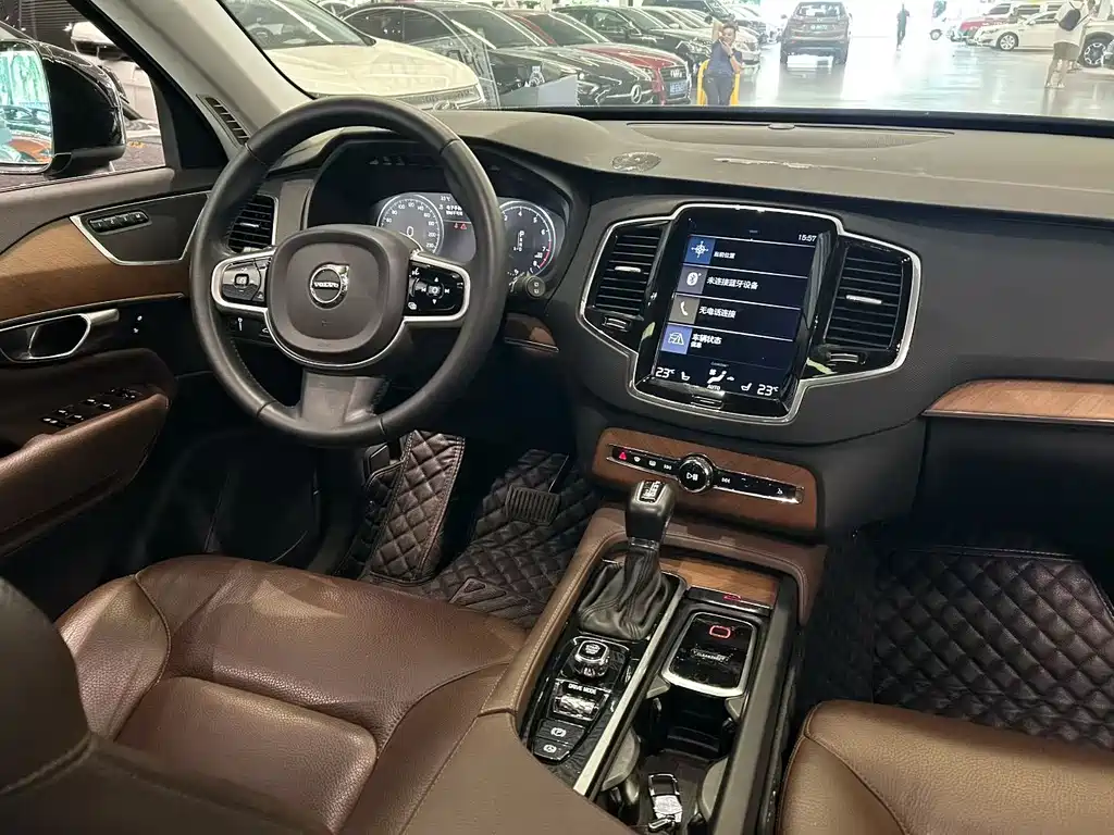 Volvo XC90 — миниатюра 7