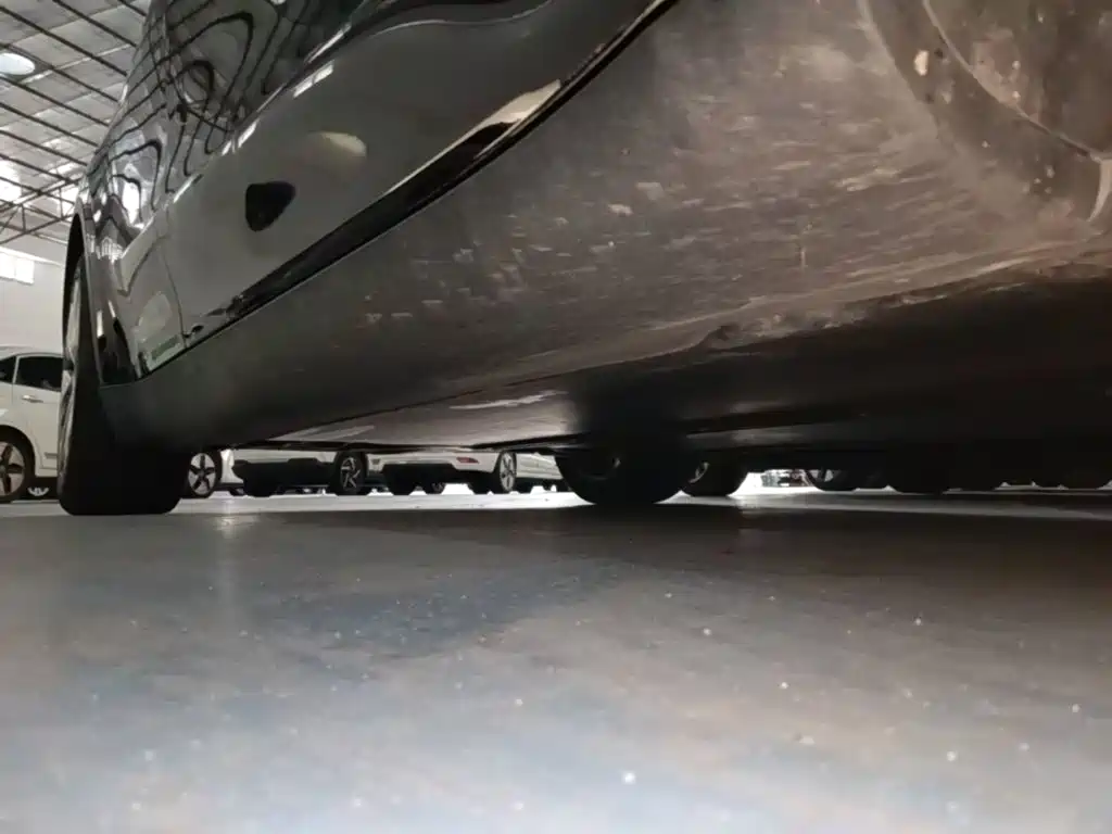 Tesla Model Y — миниатюра 21