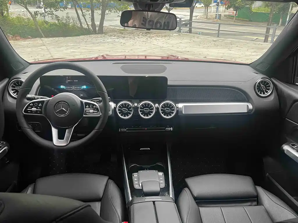 Mercedes-Benz GLB — миниатюра 9
