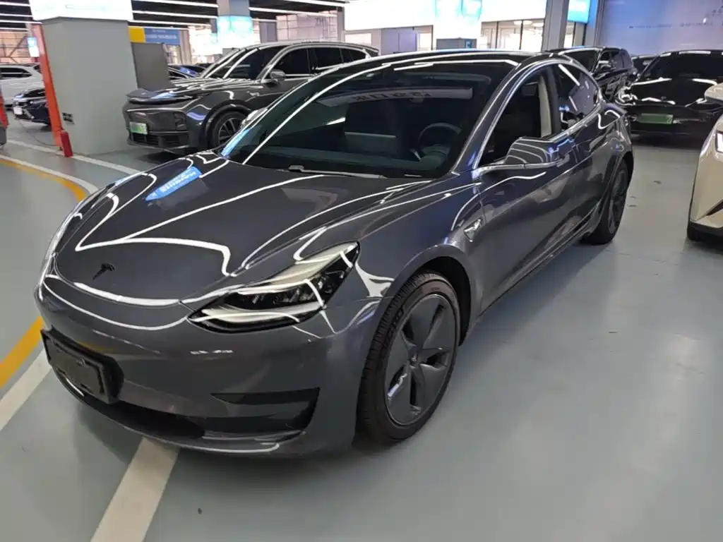 Tesla Model 3 — миниатюра 2