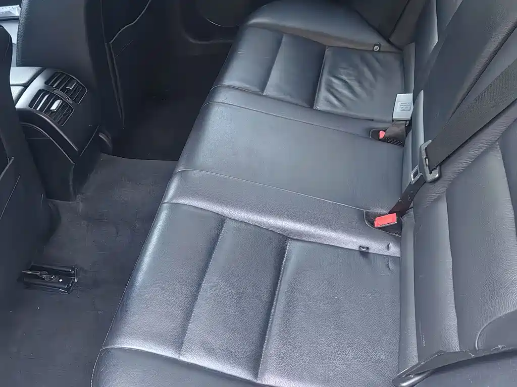 Mercedes-Benz C-Class (Import) — миниатюра 7