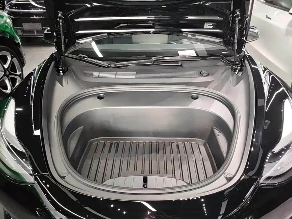 Tesla Model 3 — миниатюра 20