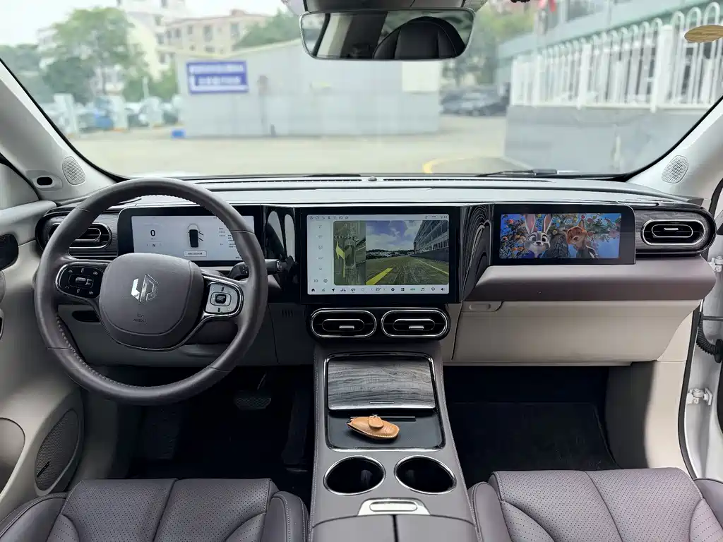 Leapmotor Leapmotor C11 — миниатюра 13