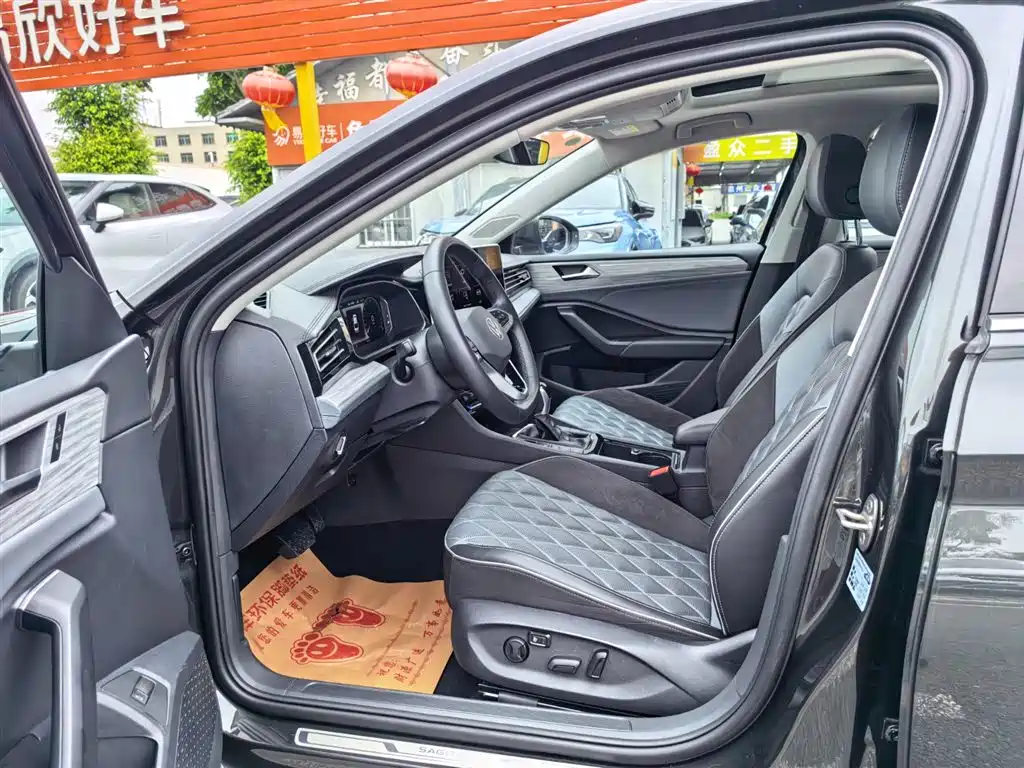 Volkswagen Sagitar 2023 300TSI DSG