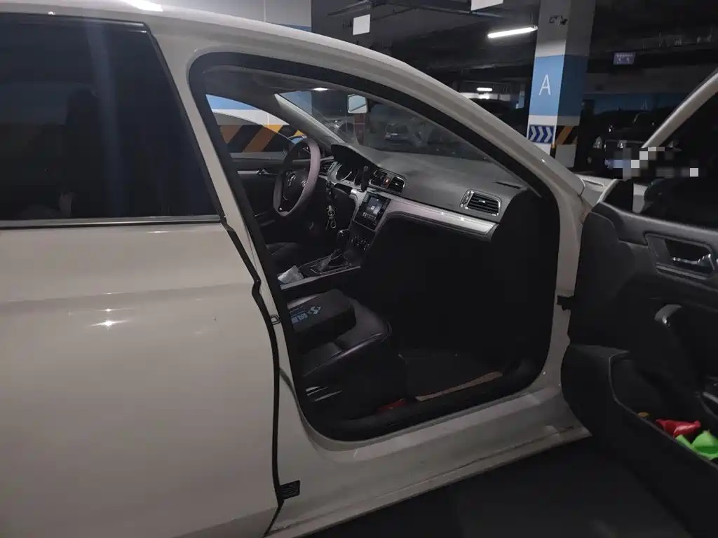 Volkswagen Lamando — миниатюра 19