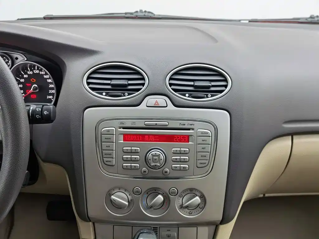 Ford Focus — миниатюра 12