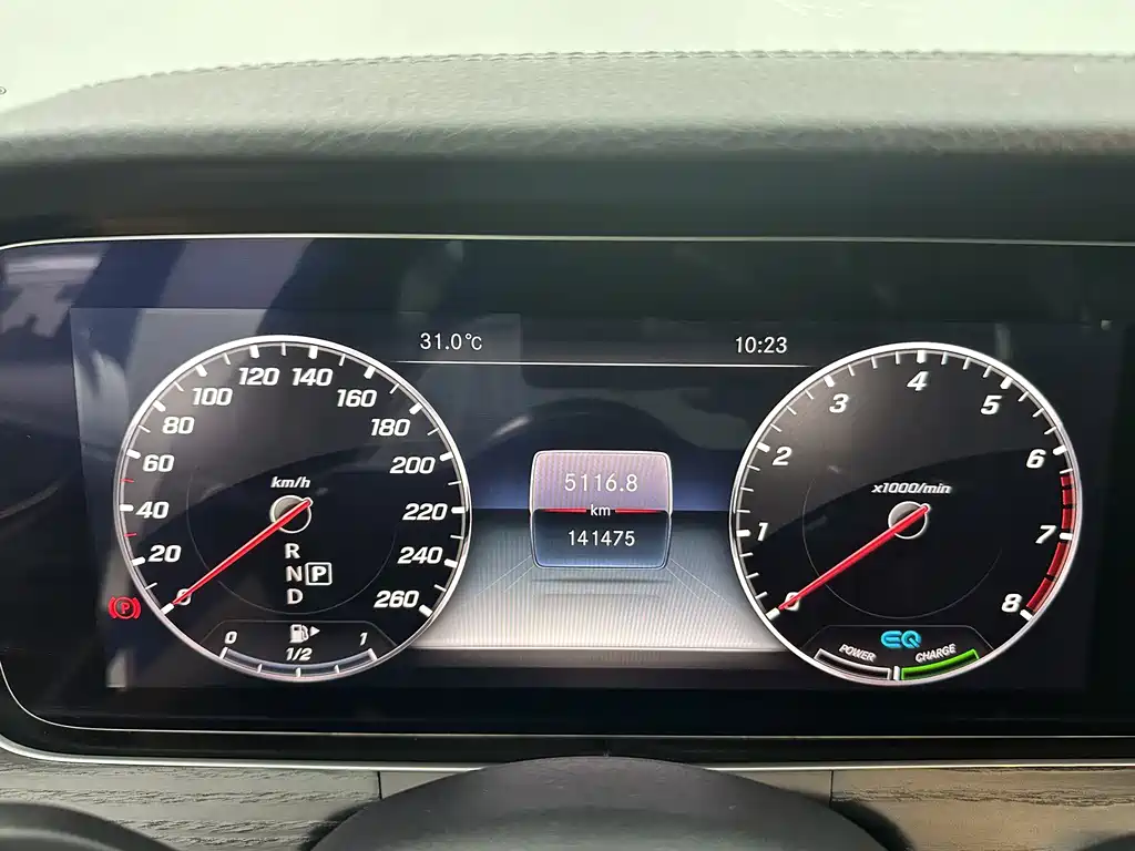 Mercedes-Benz E-Class — миниатюра 16