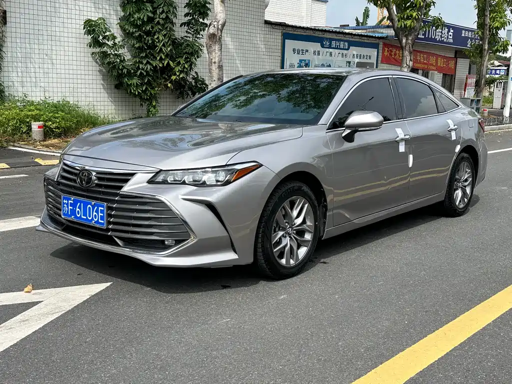 Купить Toyota Avalon