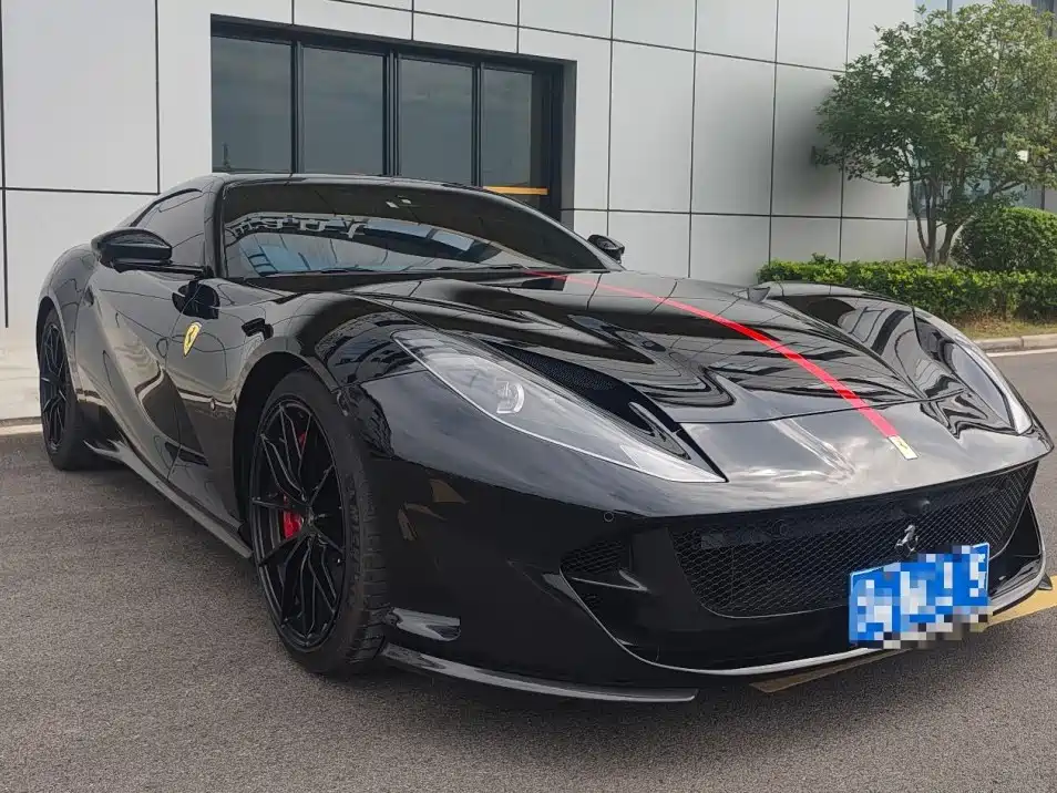 Ferrari 812 — миниатюра 3