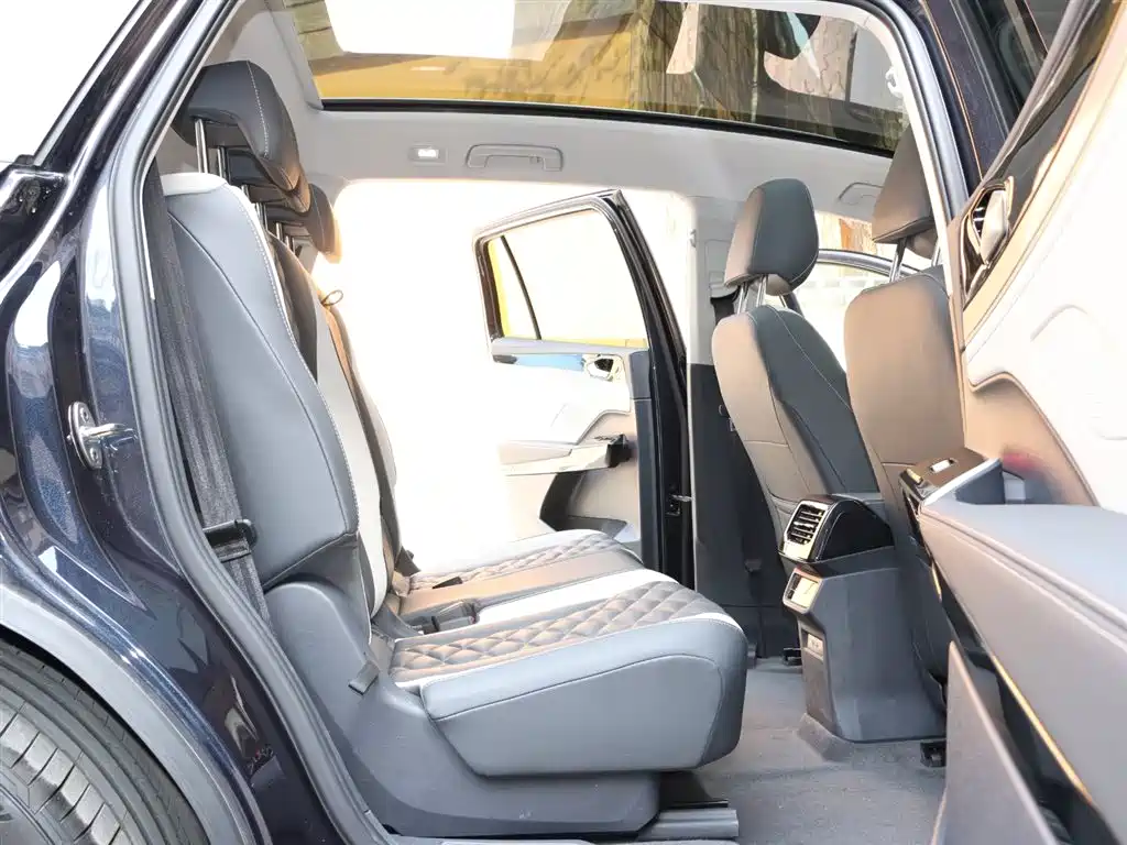 Volkswagen ID.6 Crozz — миниатюра 15