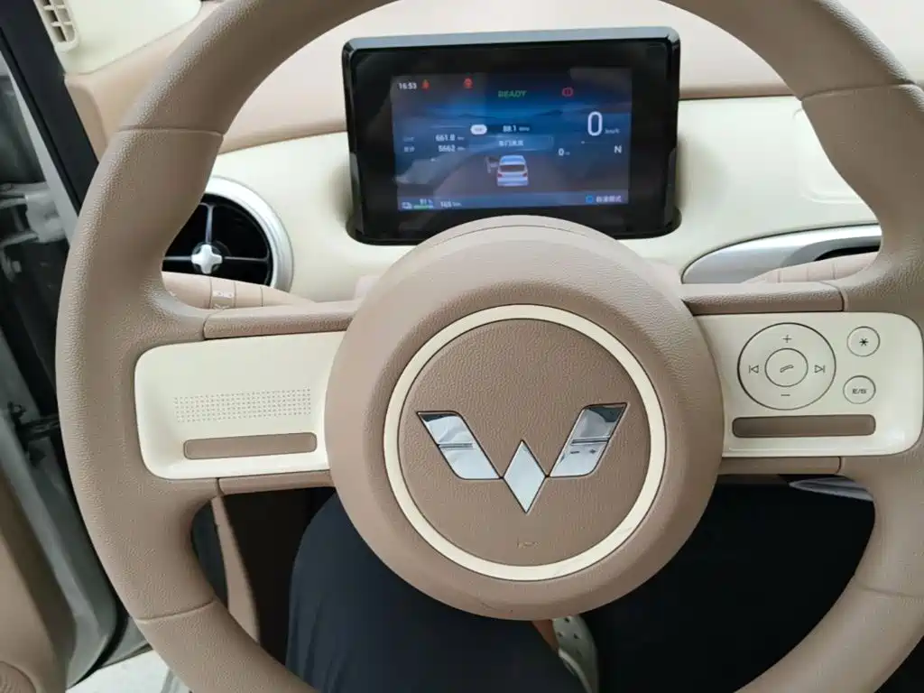 Wuling MINIEV — миниатюра 11