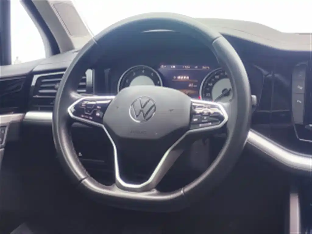 Volkswagen Touareg — миниатюра 6