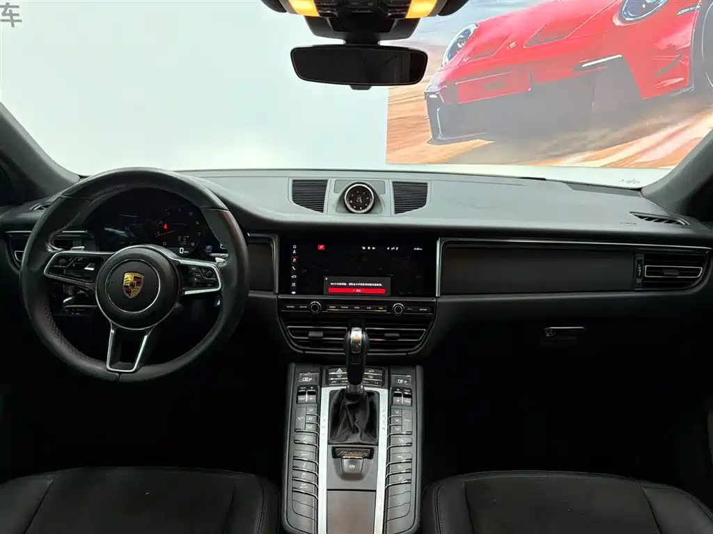 Porsche Macan — миниатюра 13