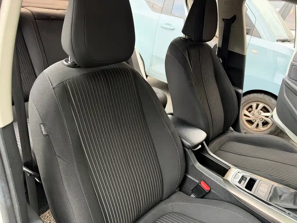Peugeot 408 — миниатюра 28