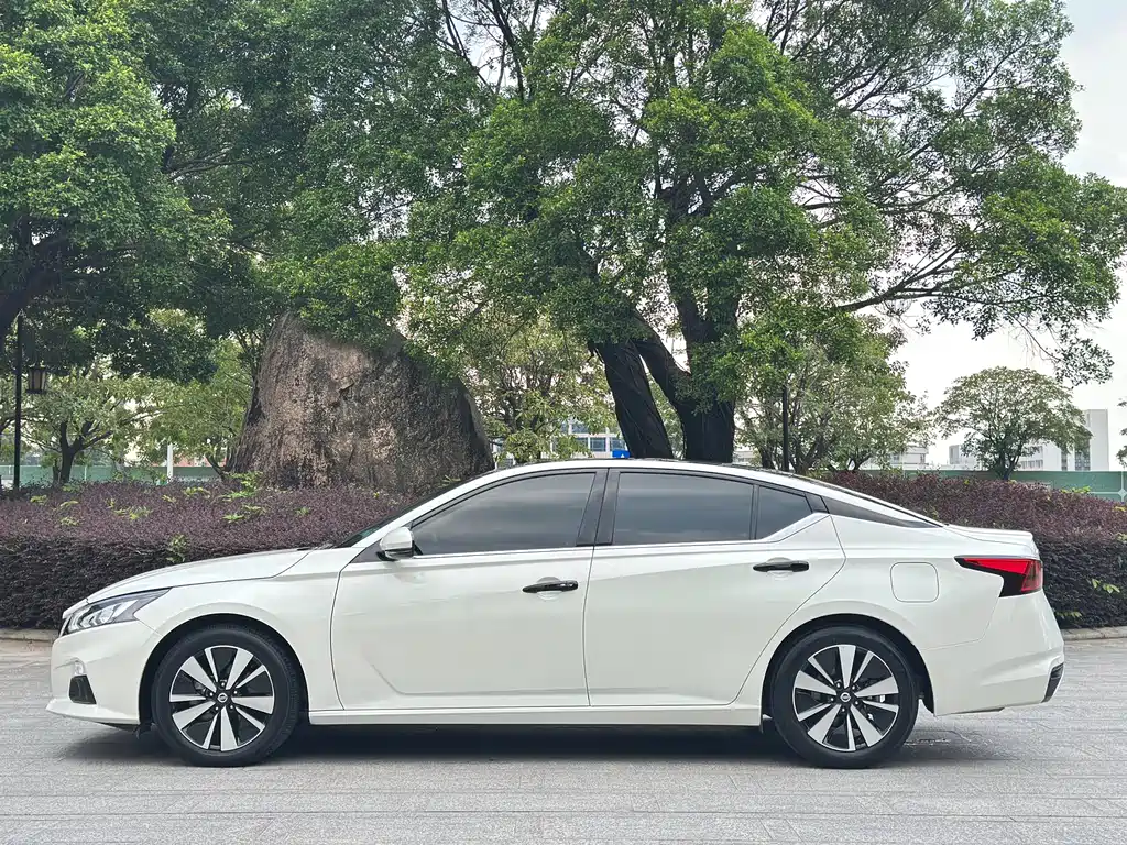 Nissan Teana — миниатюра 10