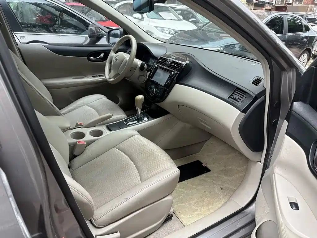 Nissan Tiida — миниатюра 3