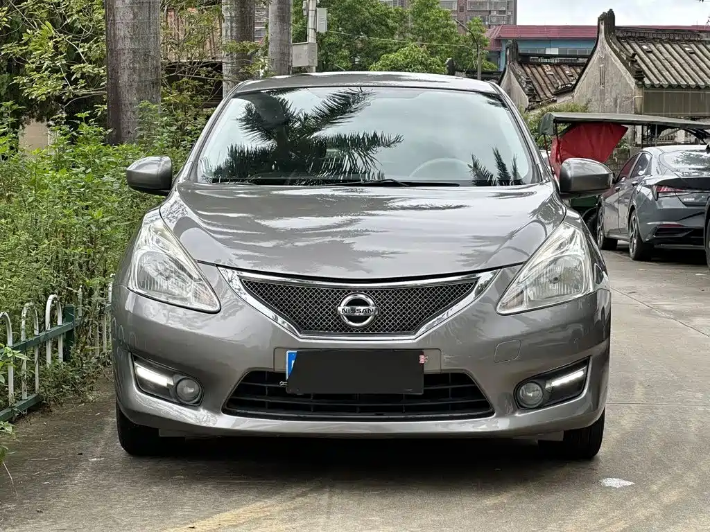 Nissan Tiida — миниатюра 2