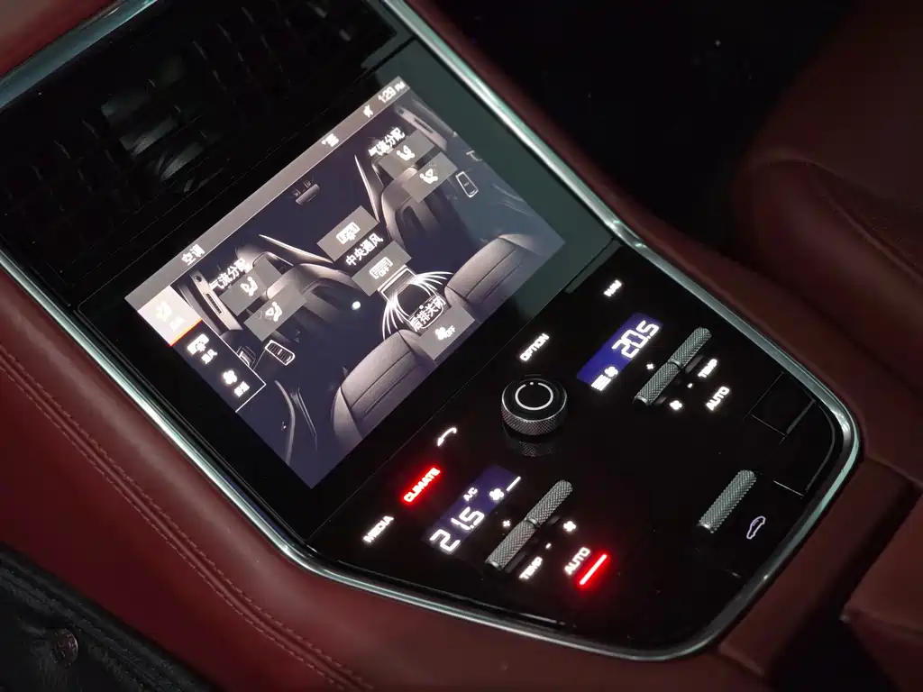 Porsche Panamera — миниатюра 19