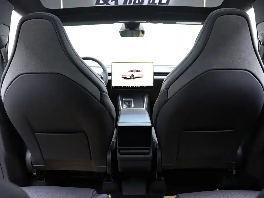 Tesla Model Y L — миниатюра 17