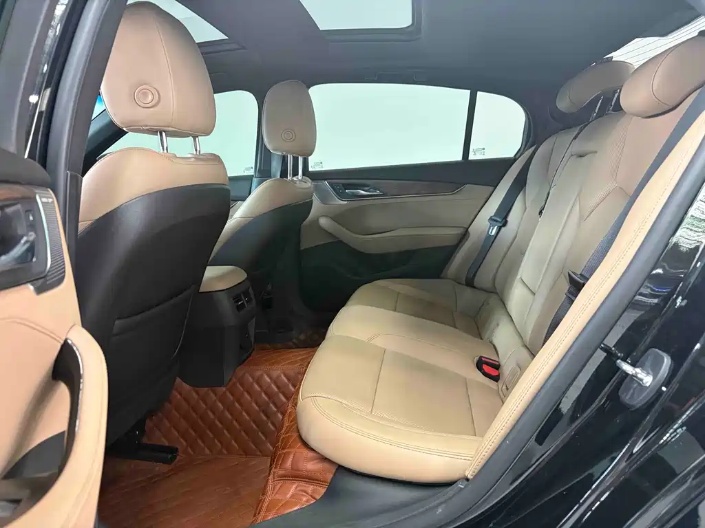 Cadillac CT5 — миниатюра 5