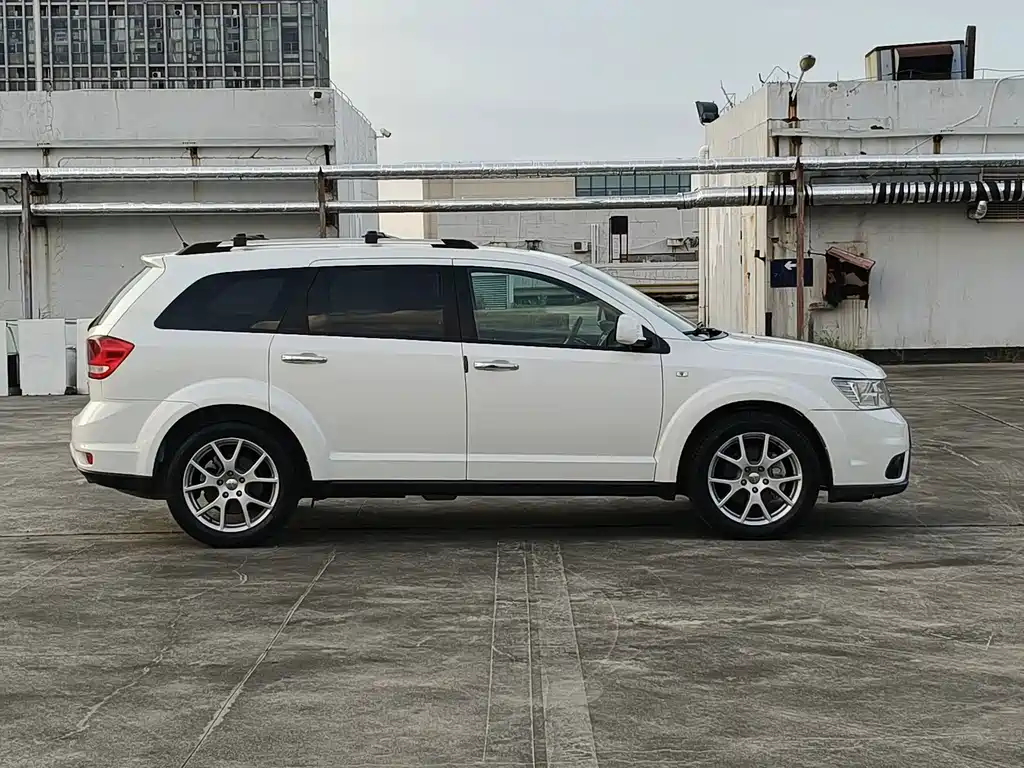 Dodge Journey — миниатюра 4