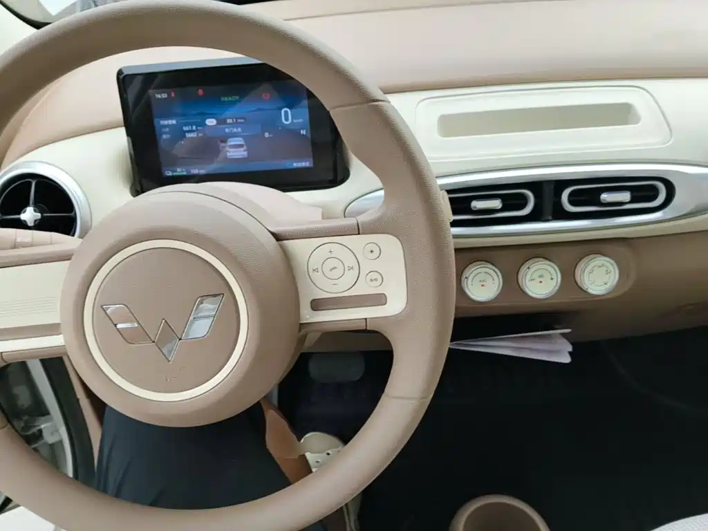 Wuling MINIEV — миниатюра 10