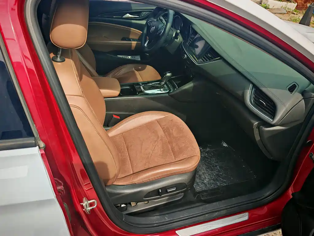Buick Regal — миниатюра 10