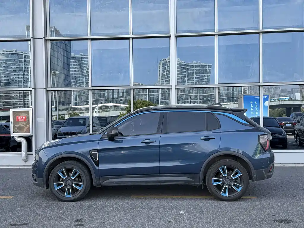 Lynk & Co 01 — миниатюра 3
