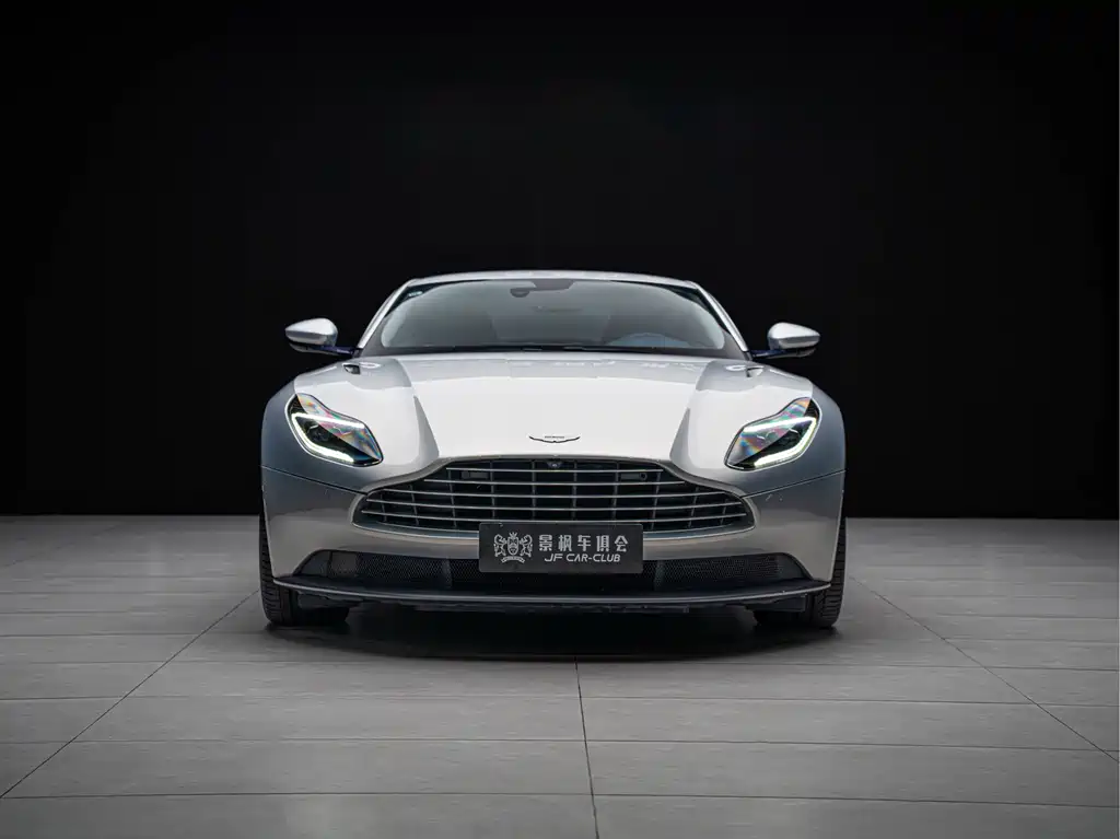 Aston Martin DB11 — миниатюра 2