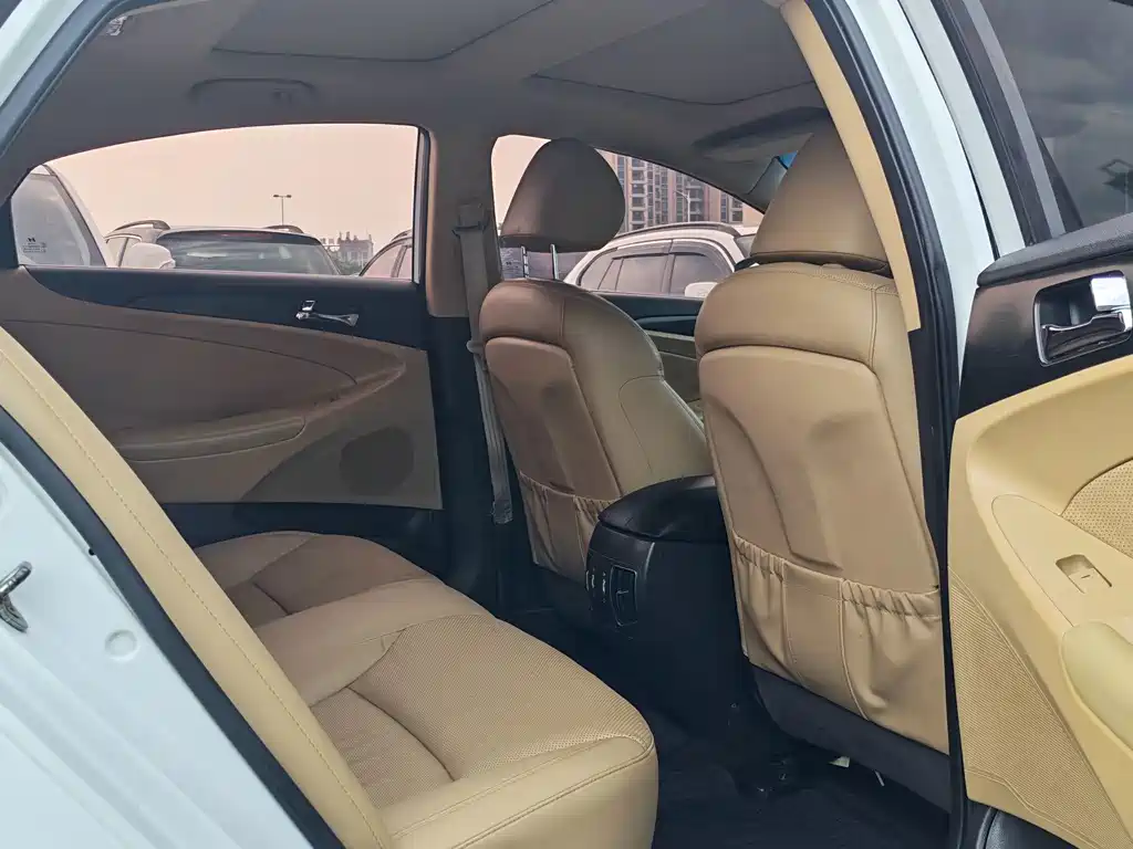 Hyundai Sonata — миниатюра 7