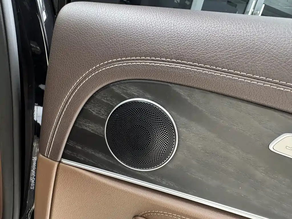 Mercedes-Benz E-Class — миниатюра 45