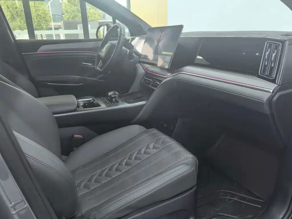 BYD L DM-i — миниатюра 8