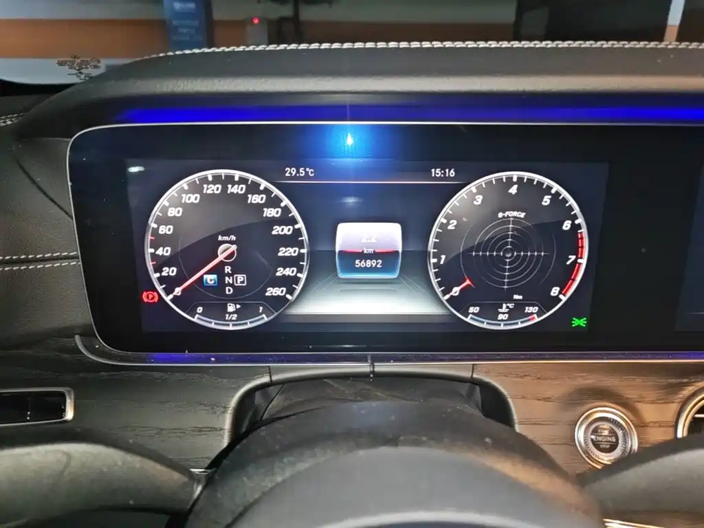 Mercedes-Benz E-Class — миниатюра 16