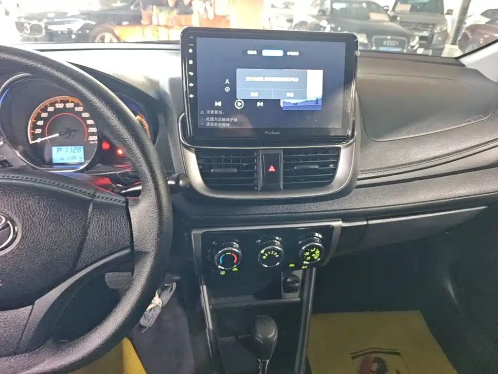 Toyota Yaris L — миниатюра 13
