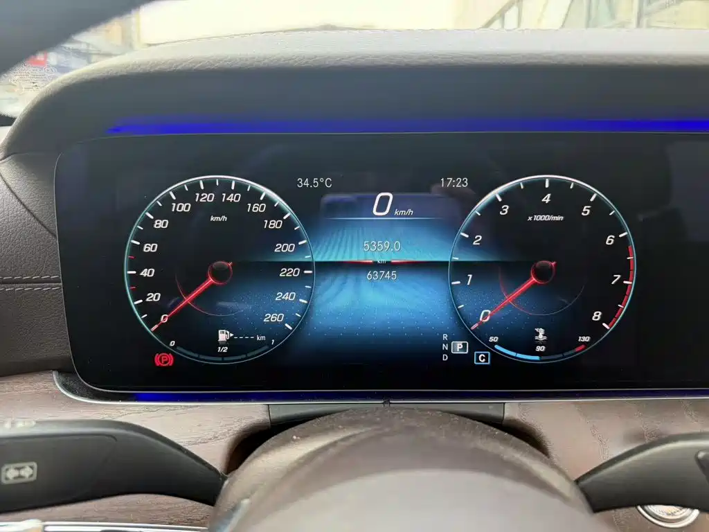 Mercedes-Benz E-Class — миниатюра 6