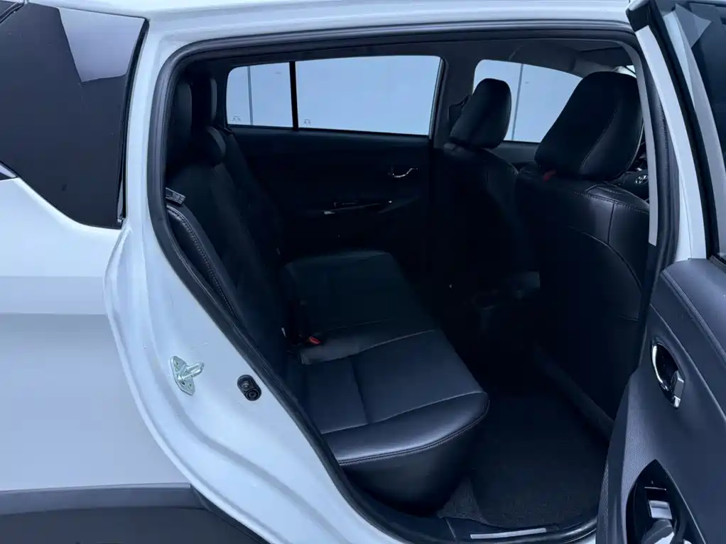 Toyota Yaris L — миниатюра 20
