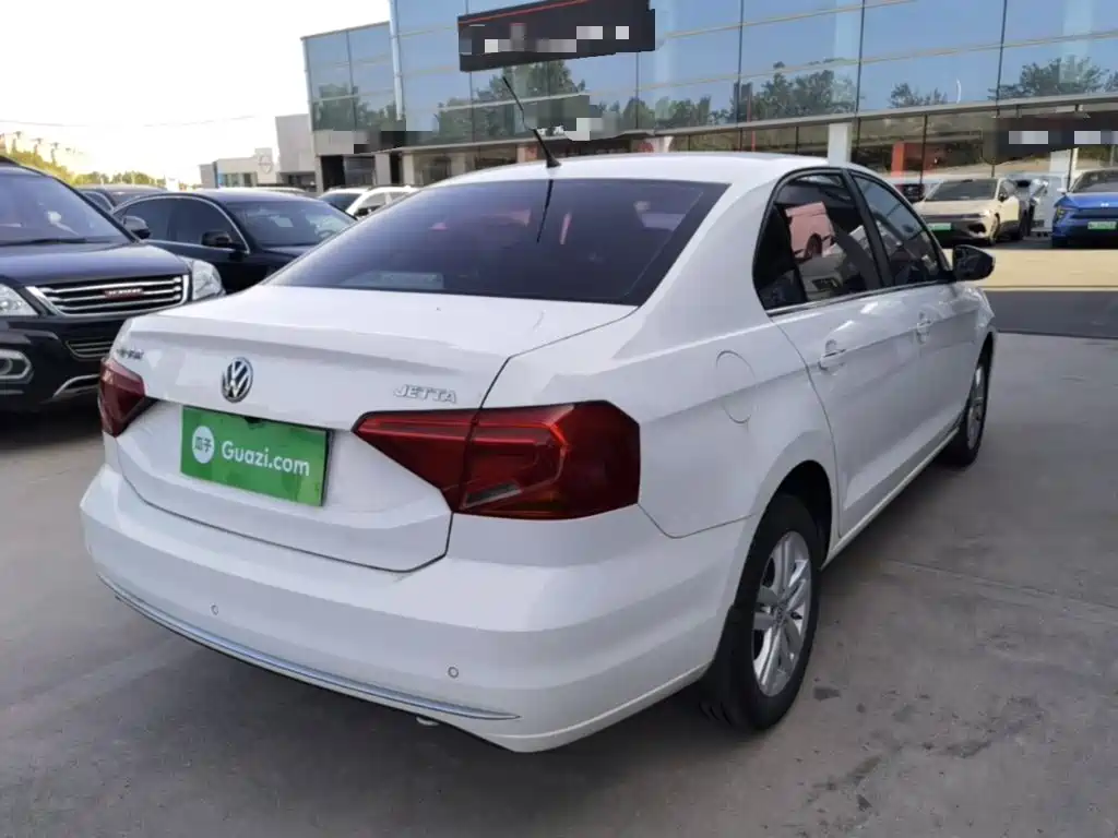 Volkswagen Jetta — миниатюра 7