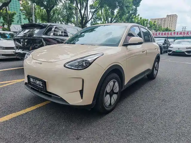2025 Geely Xingyuan
