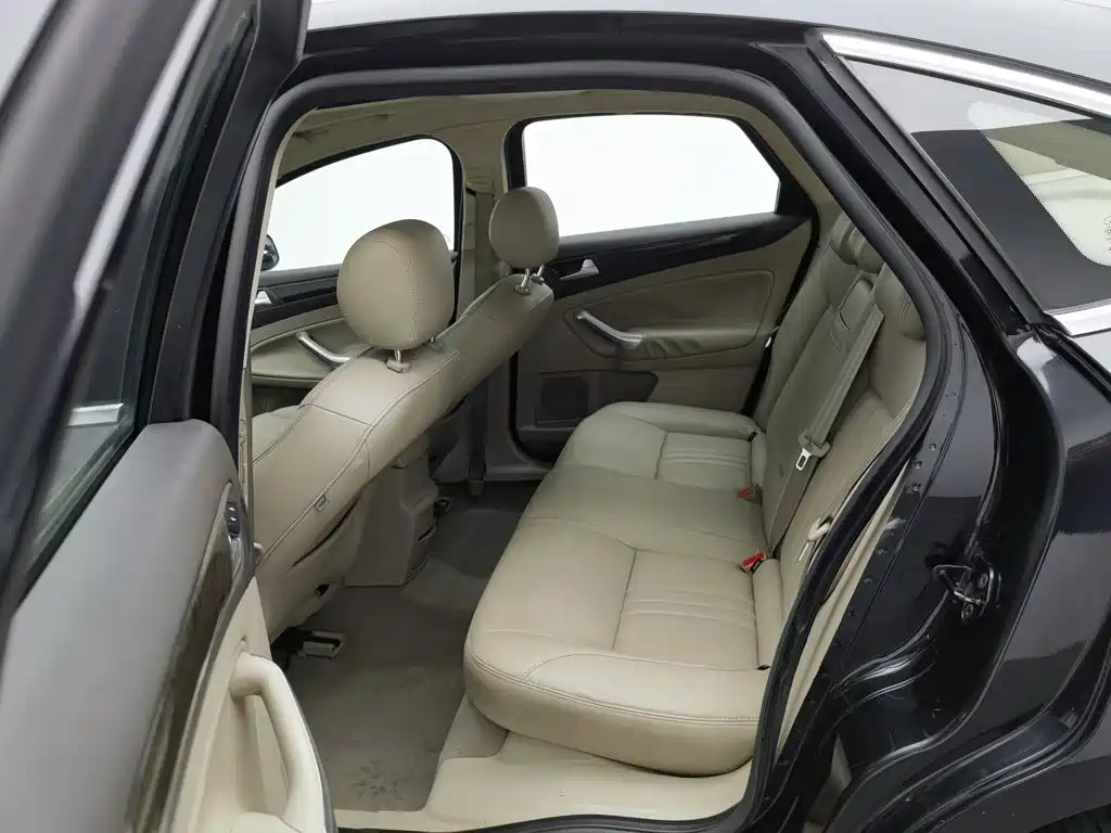 Ford Mondeo — миниатюра 15