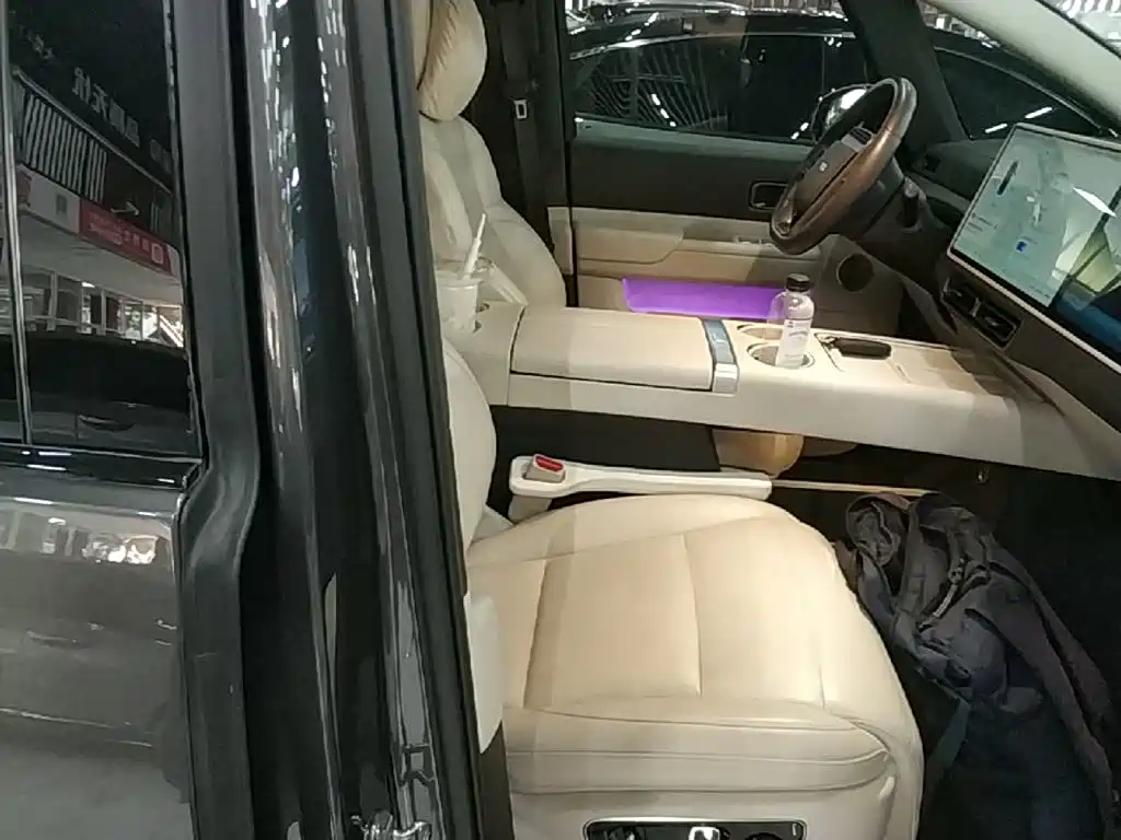 Li Auto Li MEGA — миниатюра 25