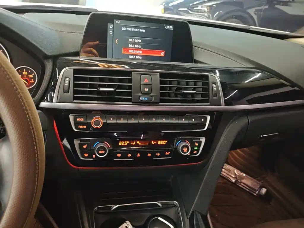 BMW 3 Series — миниатюра 13