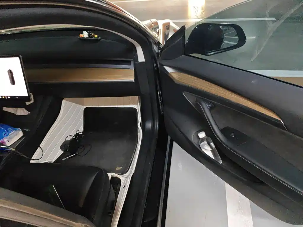 Tesla Model 3 — миниатюра 19